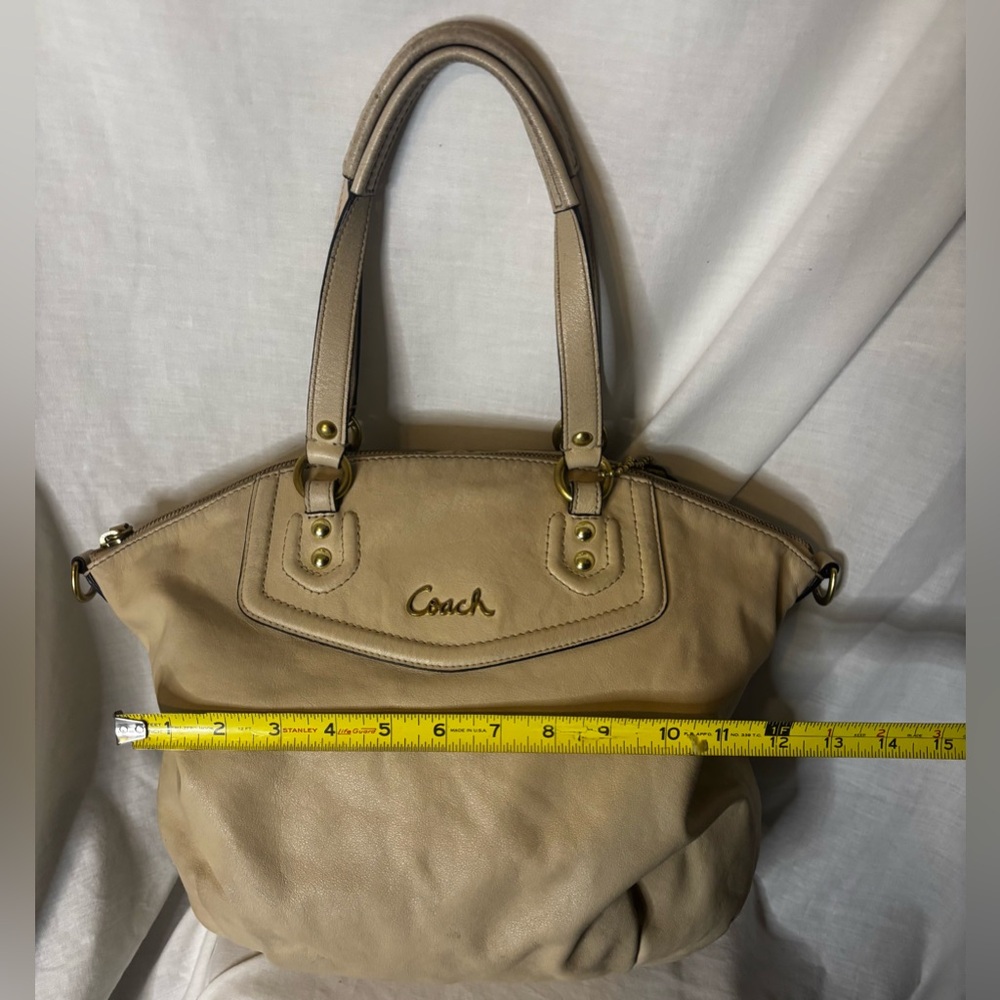 2013 Coach Madison All Leather Cream Color Satchel- Pre Loved Authentic- GUC 💜 - Picture 5 of 16